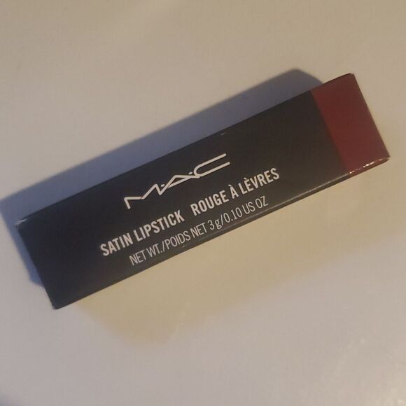 MAC Satin Lipstick in Del Rio - Picture 10 of 14